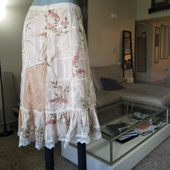 Peachy Pink Lace Floral Patchwork Midi Skirt - Picture 7 of 8